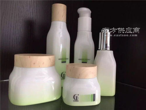 高誠玻璃 臺山市專業化妝品玻璃瓶定制廠家，品質與創新并重
